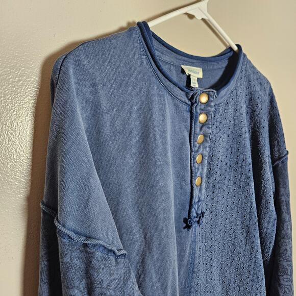Sundance Oversized Henley Style Eyelet Print Top  Sz Small - Picture 3 of 11